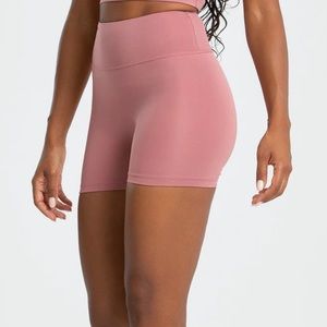 WOMEN’S BEST - Essential shorts